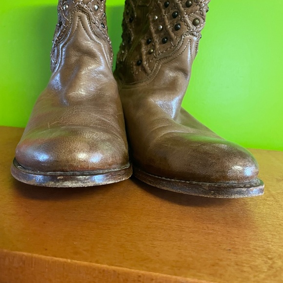 FRYE ,Brown Studded Leather Boots wonderful condition, made in SPAIN . - Picture 12 of 12